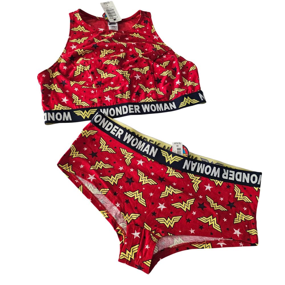 Torrid Wonder Woman 2pc Sports Bra Top and Bottom New with Tags (NWT)